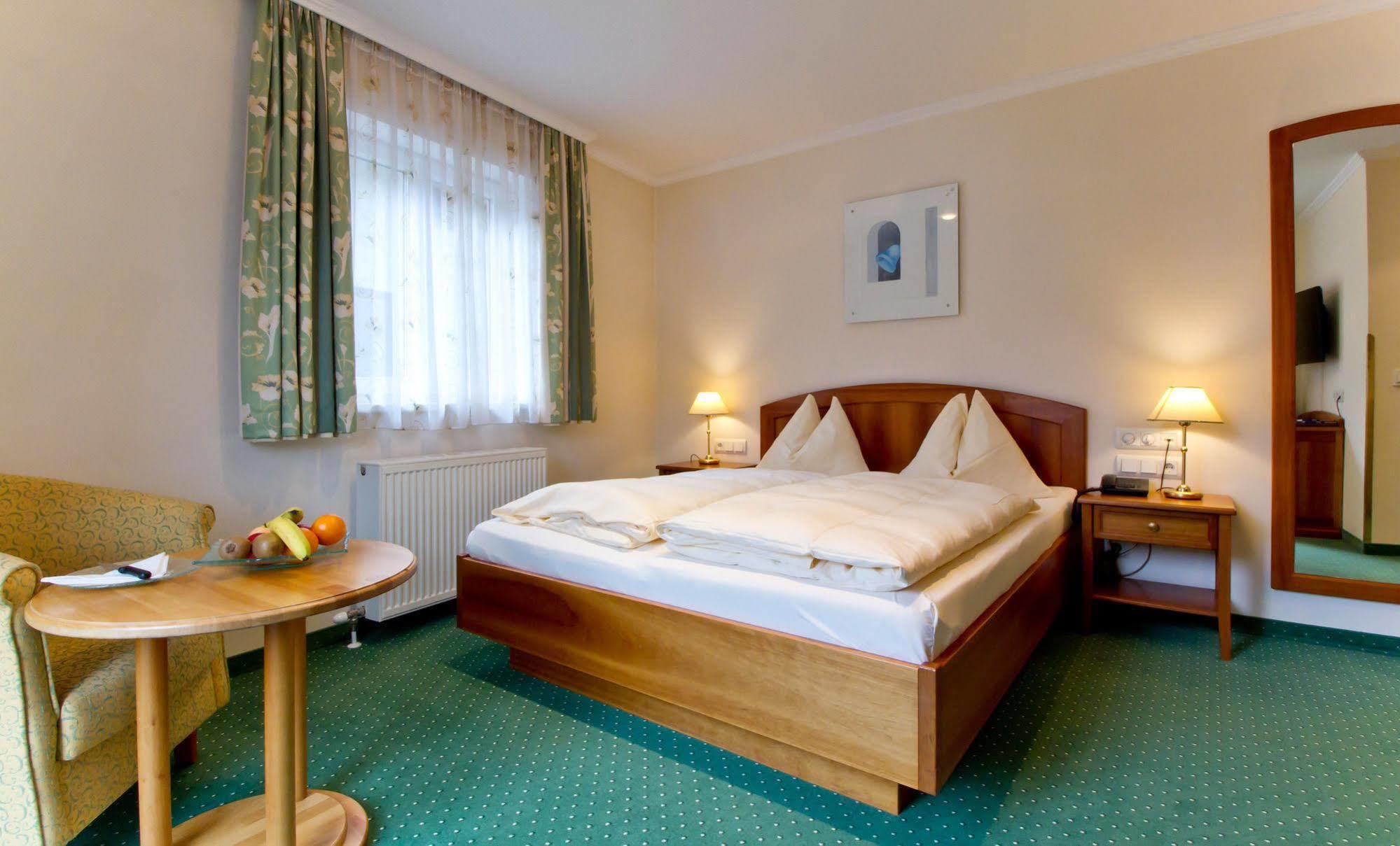 Hotel Weisser Hirsch Sankt Wolfgang im Salzkammergut Экстерьер фото